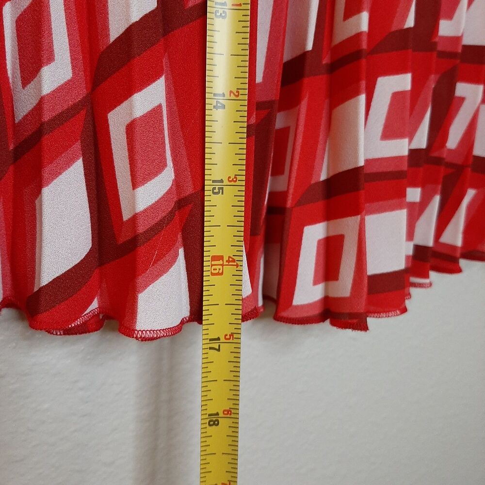 NEW Zara Red Geometric Print Mini Skirt Size XL Juniors Pleated Lightweight - Picture 3 of 9